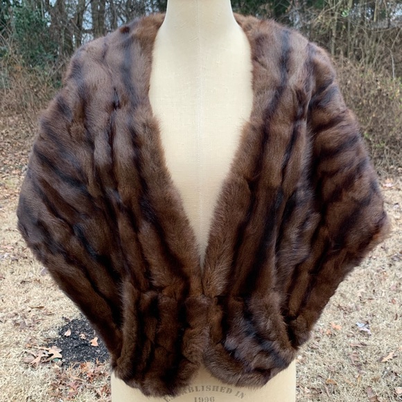 Real Fur Vintage Capelet - Picture 16 of 16